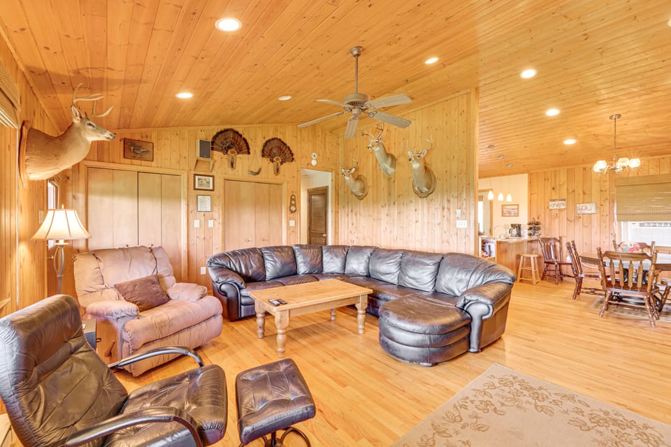 Fish, Hike, Hunt: Secluded Cabin in Doe Hill! House in Shenandoah Valley
