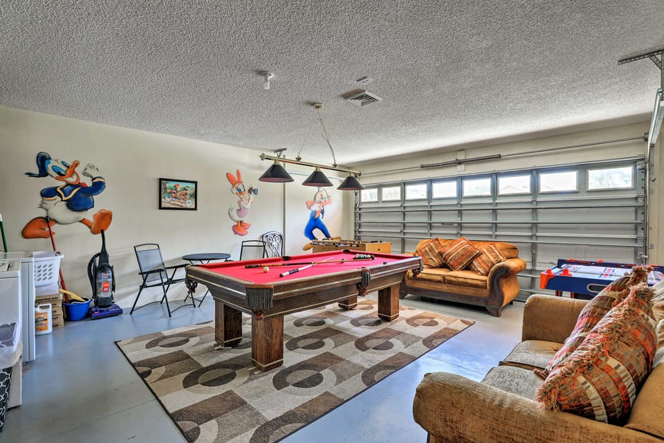 5 Mi to Disney Parks: Kissimmee Home w/ Game Room House in Four Corners