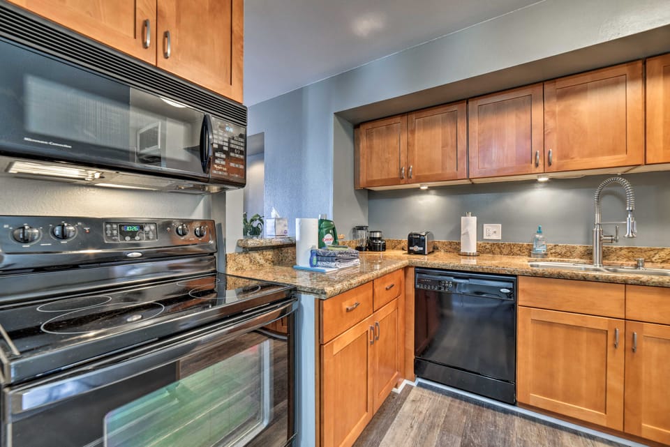 Resort Townhome w/ Pool - Walk to Pohaku Beach Apartment in Napili-Honokowai