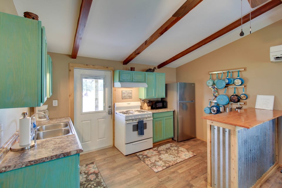 Newly Renovated Rockport Cottage 4 mil beach House in Texas