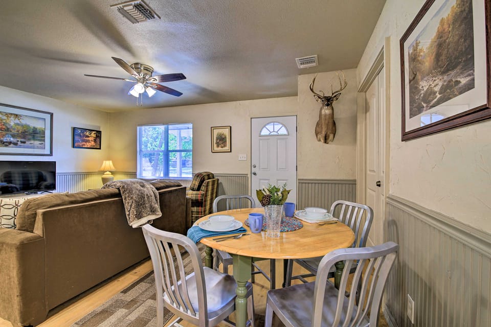 Utopia Family Home, 2 Blocks to Utopia Park! House in Utopia