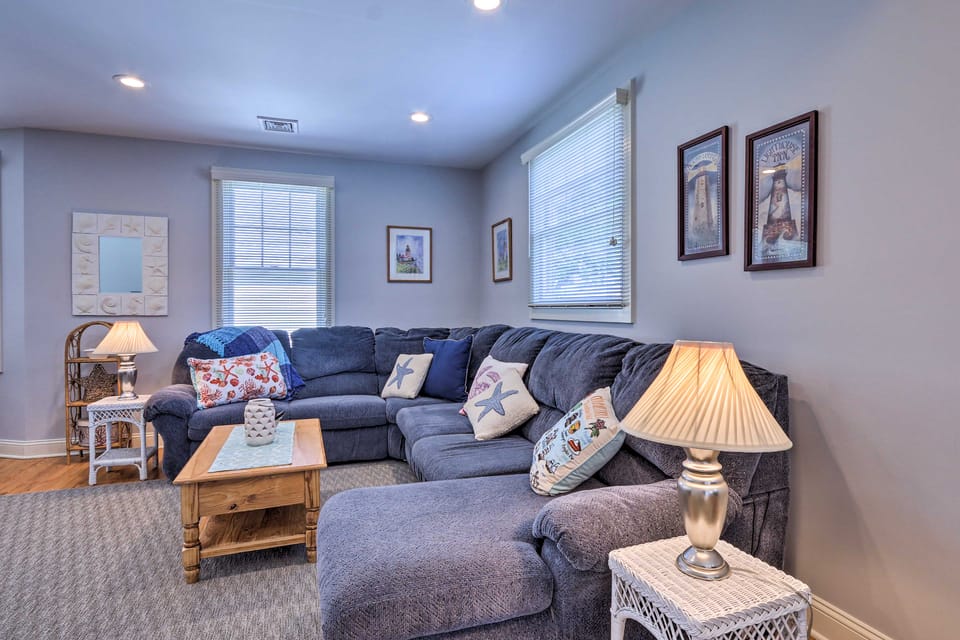 New London Hideaway Near Beaches & Local Spots! Apartment in New London