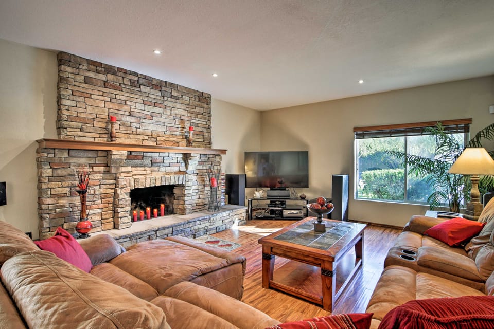 Pool, Bar & Game Room: Red Mountain Mesa Oasis House in Mesa