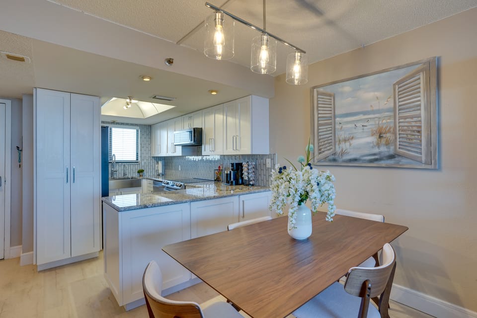 Cozy Condo w/ Gulf View, Bird Watching + Telescope Apartment in Hudson