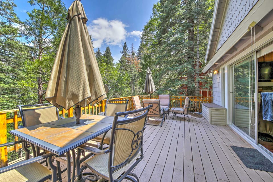 Gorgeous Lake Arrowhead Retreat: Game Room & Deck House in Southern California