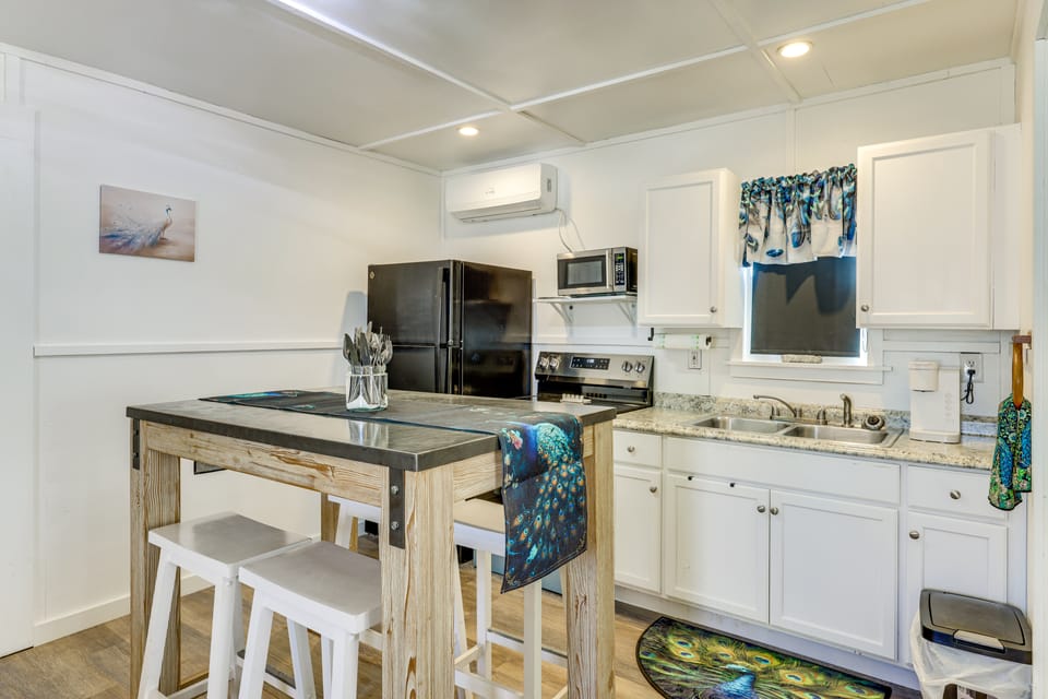 Pet-Friendly Canyon Lake Studio: Fish, Boat, Relax Cottage in Canyon Lake