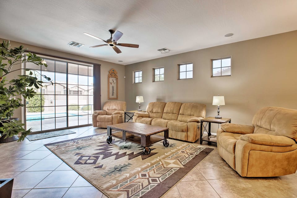 Family Home w/ Pool, BBQ & Fire Pit in Goodyear House in Goodyear