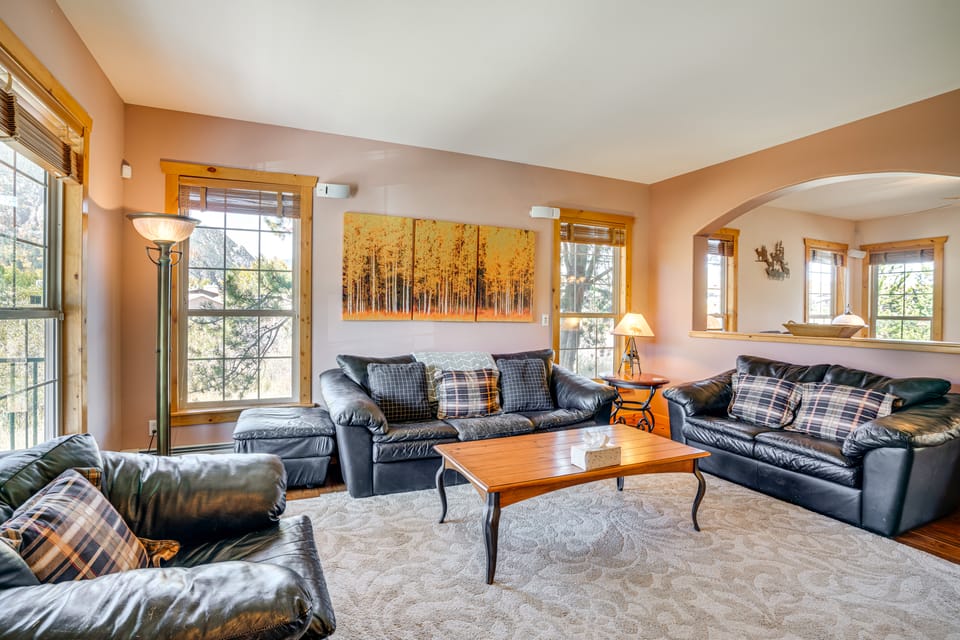 Walk to Frisco Marina! Spacious Family Retreat House in Frisco