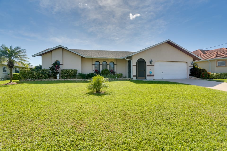 Canal-Front Retreat w/ Dock in Cape Coral! House in Cape Coral