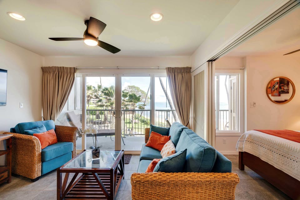 Waipouli Beachfront Condo w/ Balcony + Ocean Views Apartment in Kauai