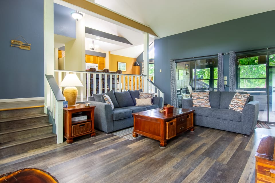 1 Mi to Margaritaville Resort: Cottage w/ Fire Pit Cottage in Lake of the Ozarks