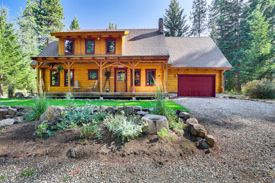 Cle Elum Mountain Cabin w/ Hot Tub & Hiking! House in Kittitas County