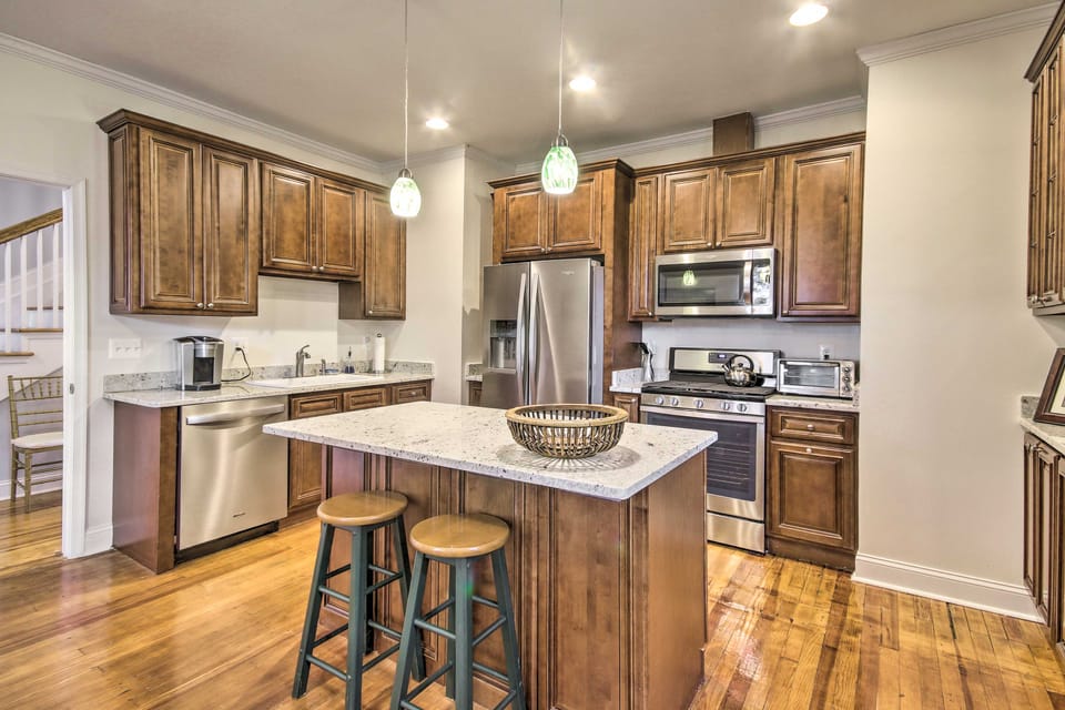 'Thomson Farm' Classic Home < 10 Mi to Vineyards! House in Catoctin