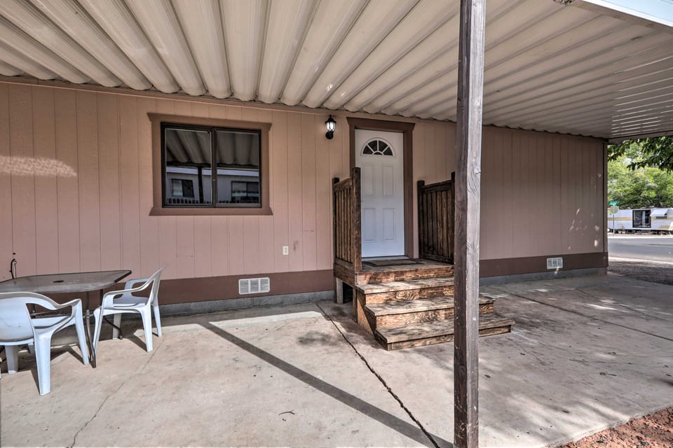 3 Mi to Lake Powell: Page Home w/ Patio & BBQ House in Page