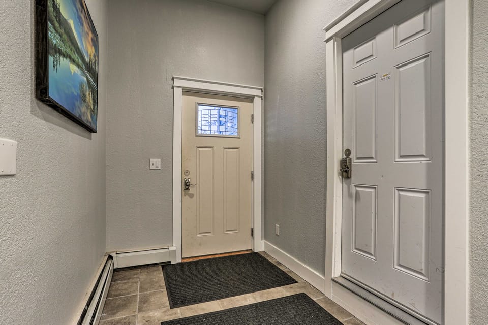 Rustic Anchorage Hideaway: Walk to Coastal Trail! Apartment in Anchorage