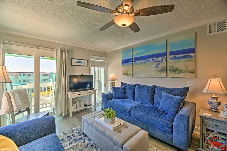 Walk to Beach: Ocean-View Atlantic Beach Condo! Apartment in Atlantic Beach