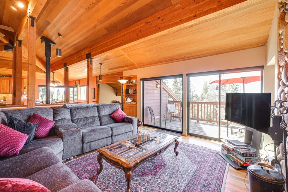1 Mi to Lake Tahoe: Home w/ Hot Tub & Decks House in Dollar Point