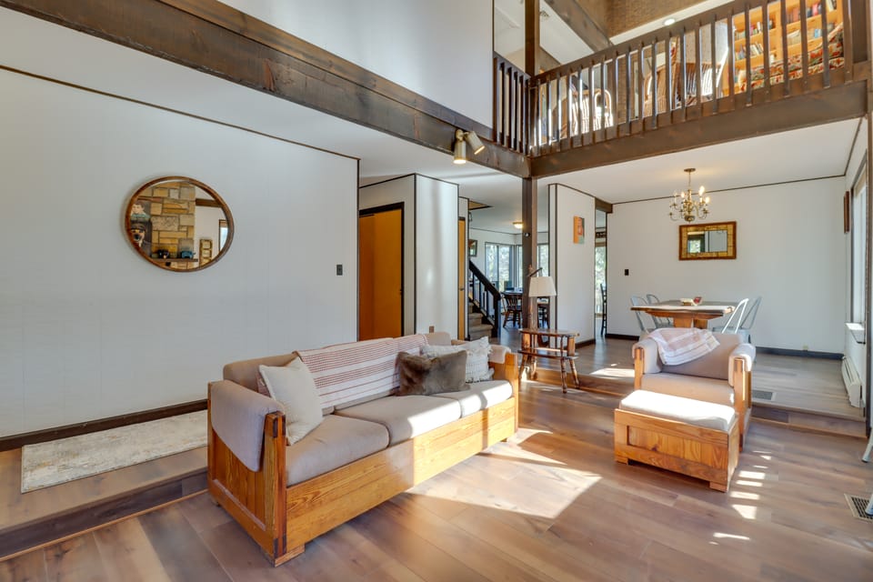 Near Skiing: Lakefront Gem w/ Kayaks in Long Pond House in Pocono Mountains