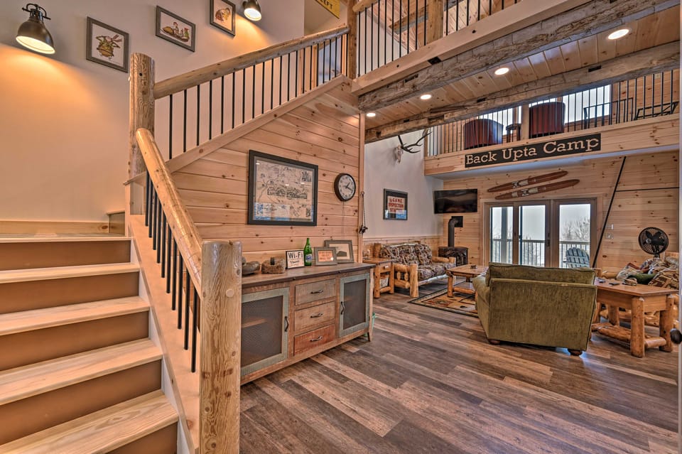Rustic 3-Story Pittsburg Cabin w/ Lake & Mtn Views House in Pittsburg