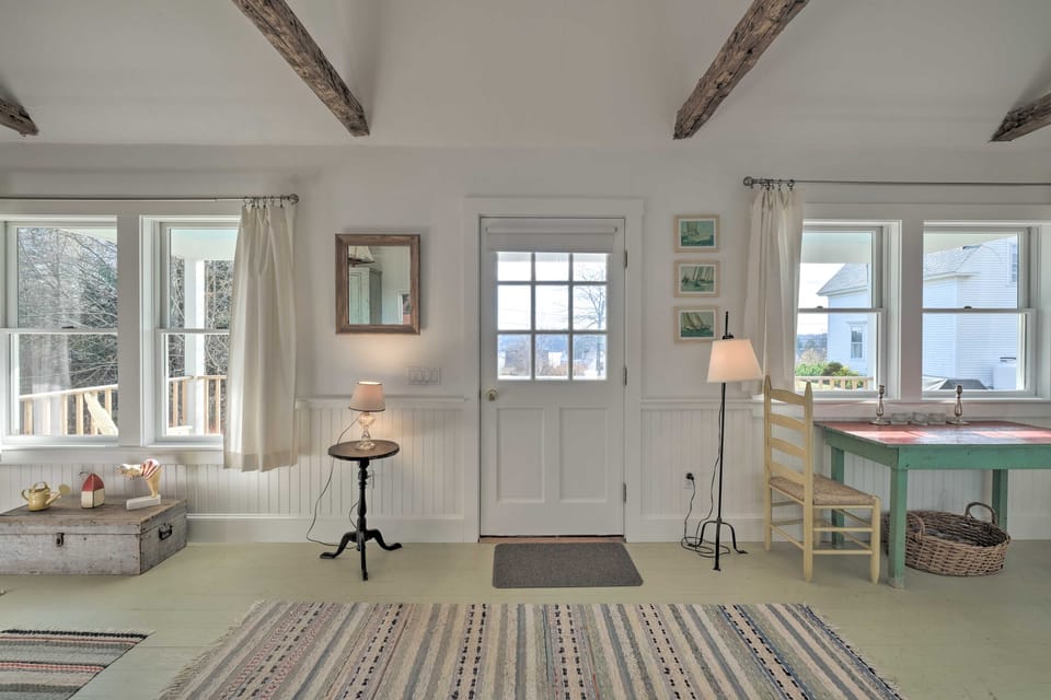 ‘Paul’s Cottage’ in Tenants Harbor, 1 Min to Shore Cottage in Tenants Harbor