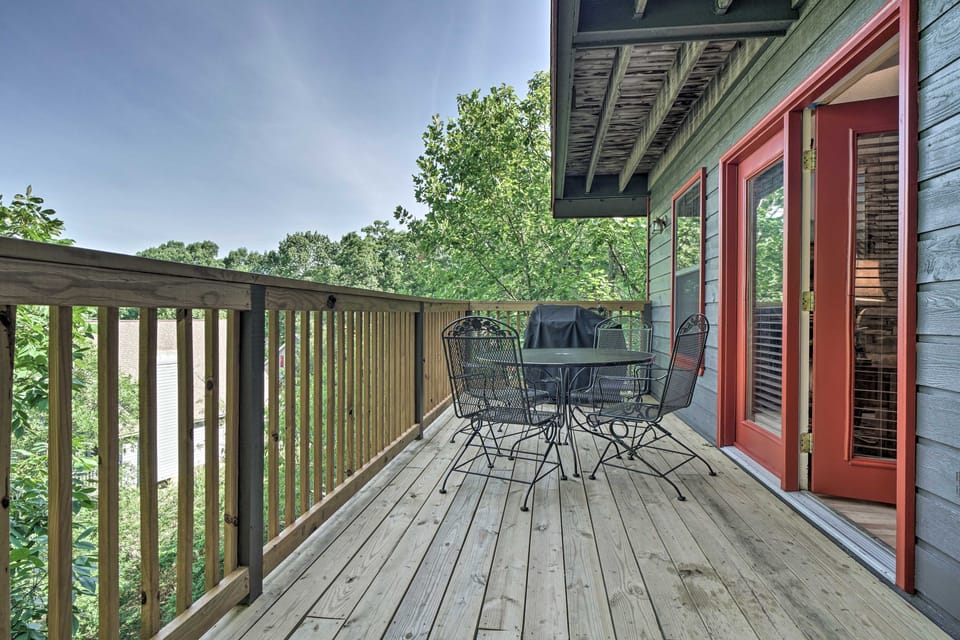 Hot Tub & Private Deck: Rustic Pigeon Forge Cabin House in Pigeon Forge