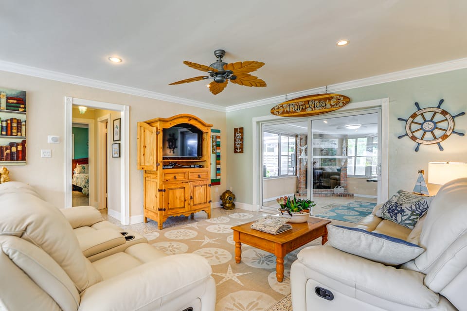 Quiet Sarasota Retreat - 6 Mi to Siesta Key Beach! House in Sarasota