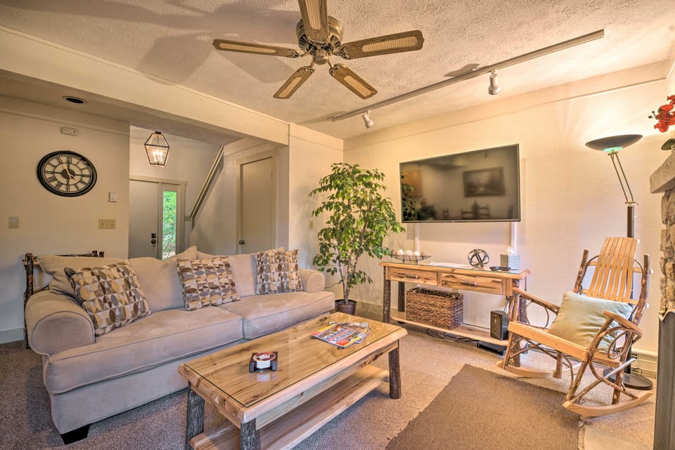 1 Mi to Jack Frost Ski Resort: Water-View Retreat Apartment in Kidder Township