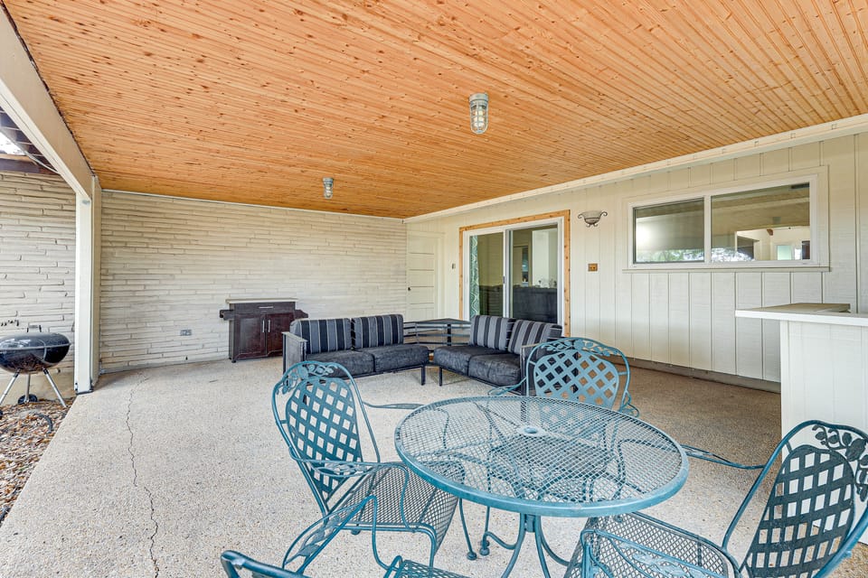 Charming San Antonio Abode ~ 10 Mi to River Walk! House in San Antonio