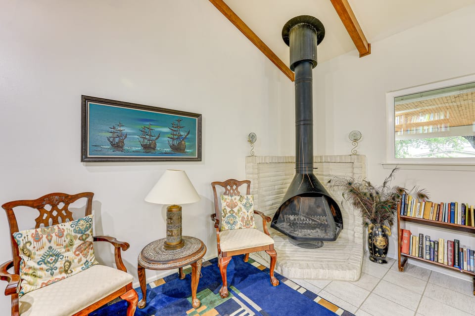 Charming San Antonio Abode ~ 10 Mi to River Walk! House in San Antonio