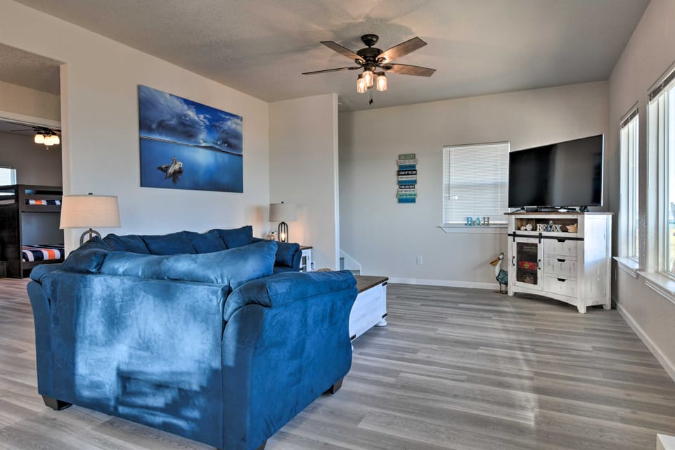 'Sea Shell Chalet': Oceanfront Surfside Beach Gem House in Surfside Beach