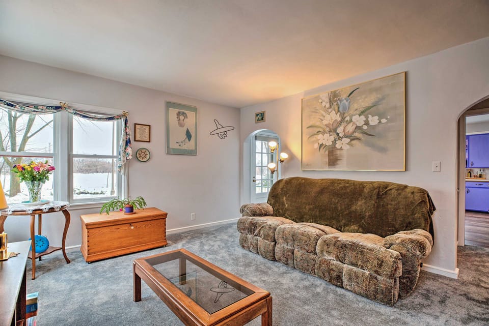 Cozy Cedarburg House - Walk to Historic Downtown! House in Cedarburg