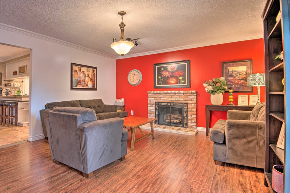 Arcadia Home w/ Sunroom & Deck in Central Location House in Arcadia