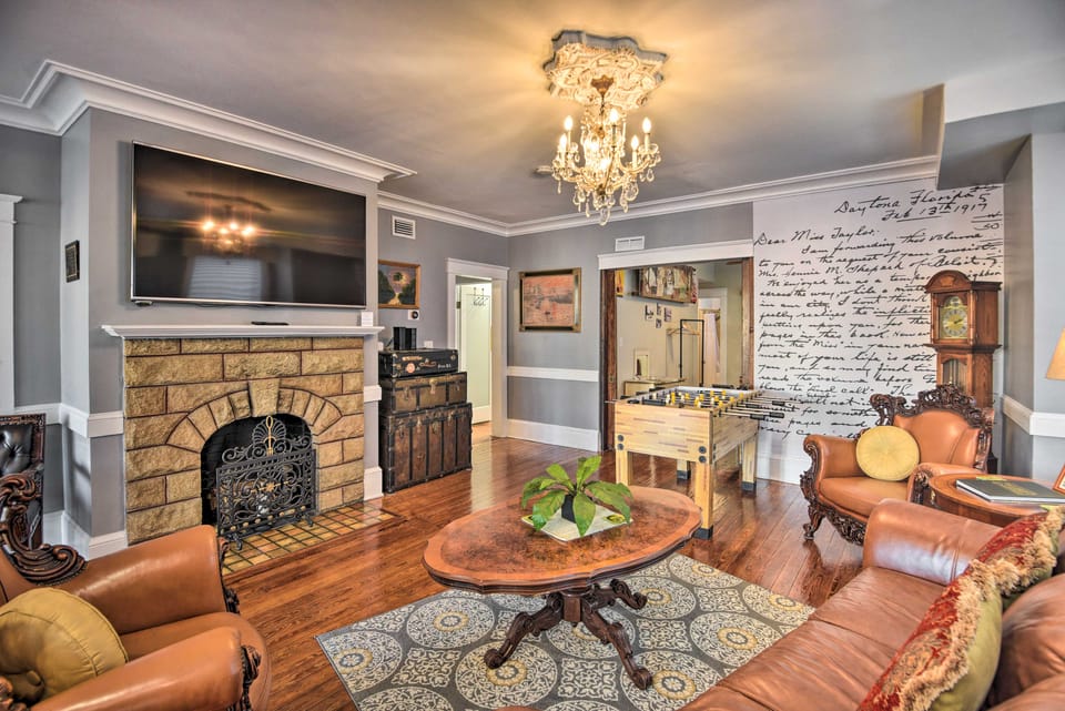 Historic Renovated Home < 2 Mi to Beach & Pier! House in Florida