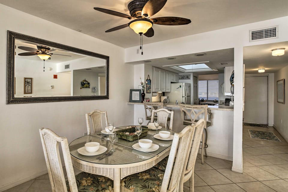 Luxe Beachfront Family Condo w/ Resort Amenities! Apartment in Estero Island