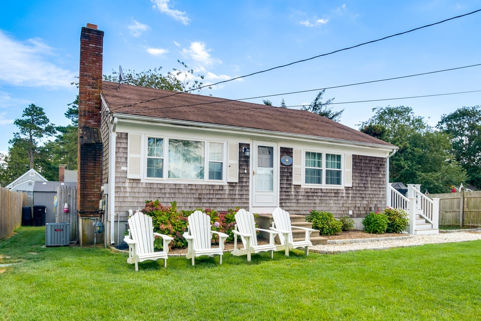 Walk to Haigis Beach: Cape Cod Retreat w/ Deck! House in Dennis Port