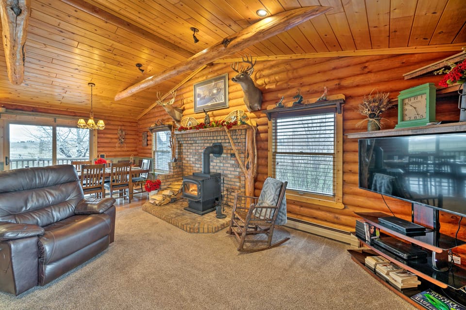 Secluded Retreat w/ Wood Stove, 11 Mi to Bozeman! House in Idaho