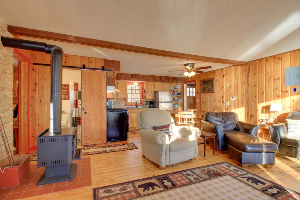 Cozy Cabin w/ Private Dock on Fifth Crow Wing Lake House in Minnesota
