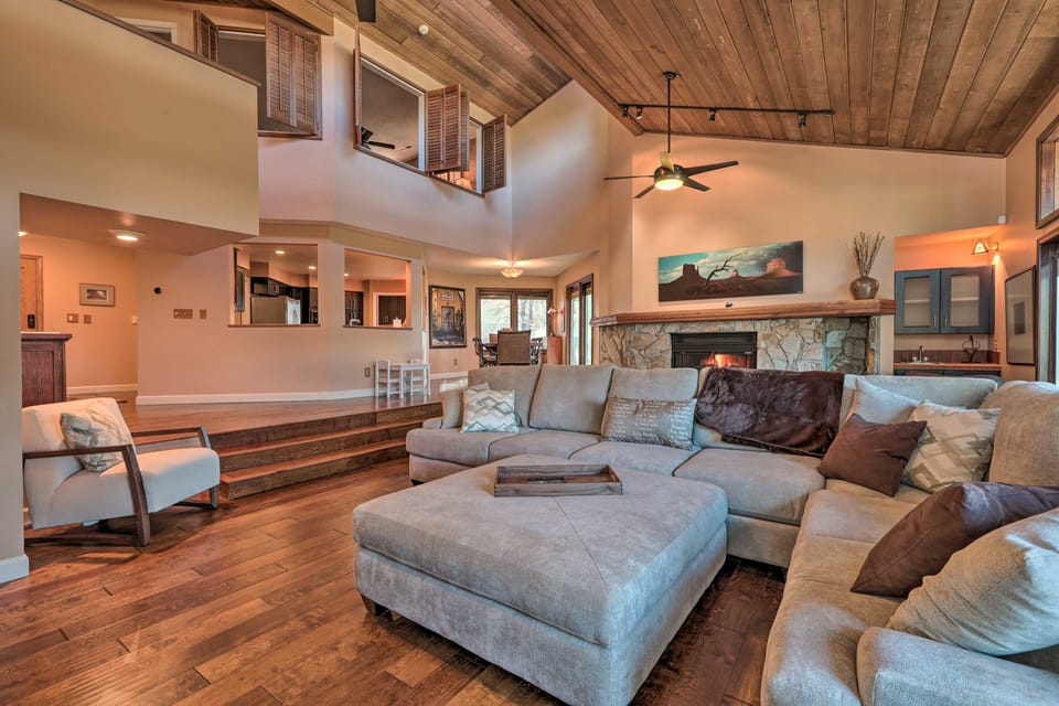 Upscale Flagstaff Country Club Home w/ Mtn Views! House in Flagstaff