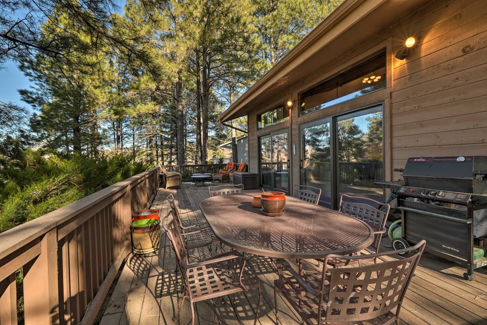 Upscale Flagstaff Country Club Home w/ Mtn Views! House in Flagstaff