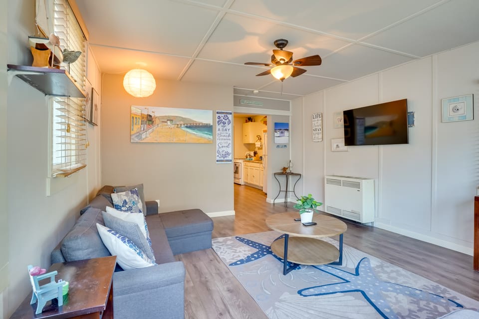 Steps to Beach & Bites: Catalina Island Retreat! House in Avalon