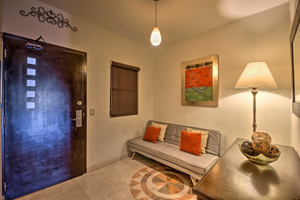 Playa del Carmen Beachfront Condo w/ Pool Access! Apartment in Playa del Carmen