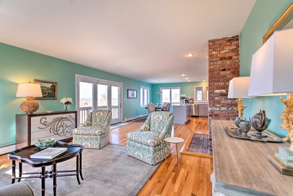Birder’s Paradise Beachhouse < 2 Miles to Winery! House in Little Compton