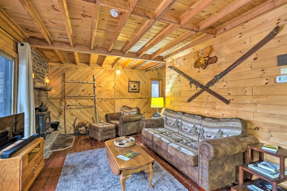Secluded Johnsburg Retreat w/ Hot Tub & Fire Pit House in Capital District, NY, USA