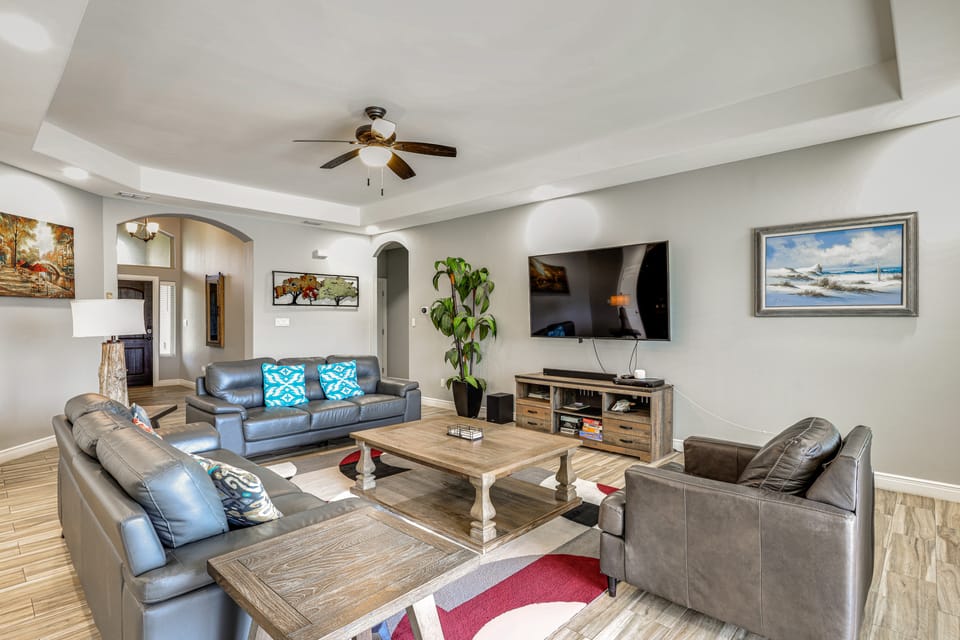 Laguna Vista Resort-Style Home, Private Pool & Spa House in Laguna Vista