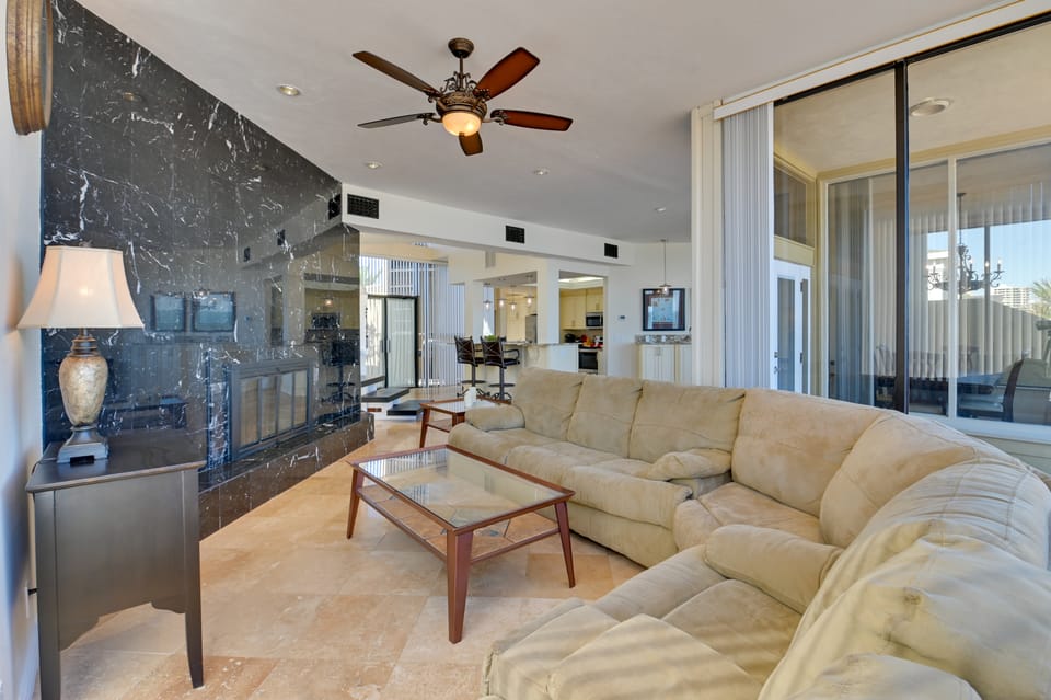 Oceanfront Escape on Wilbur Beach! House in Wilbur-By-The-Sea