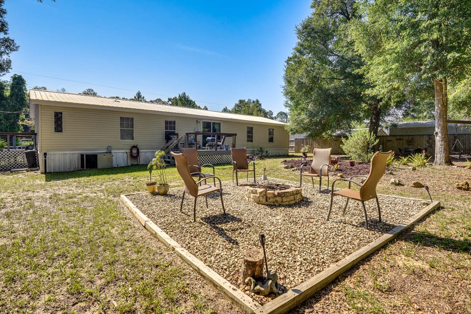 13 Mi to Silver Springs: Pet Friendly Getaway! House in Florida