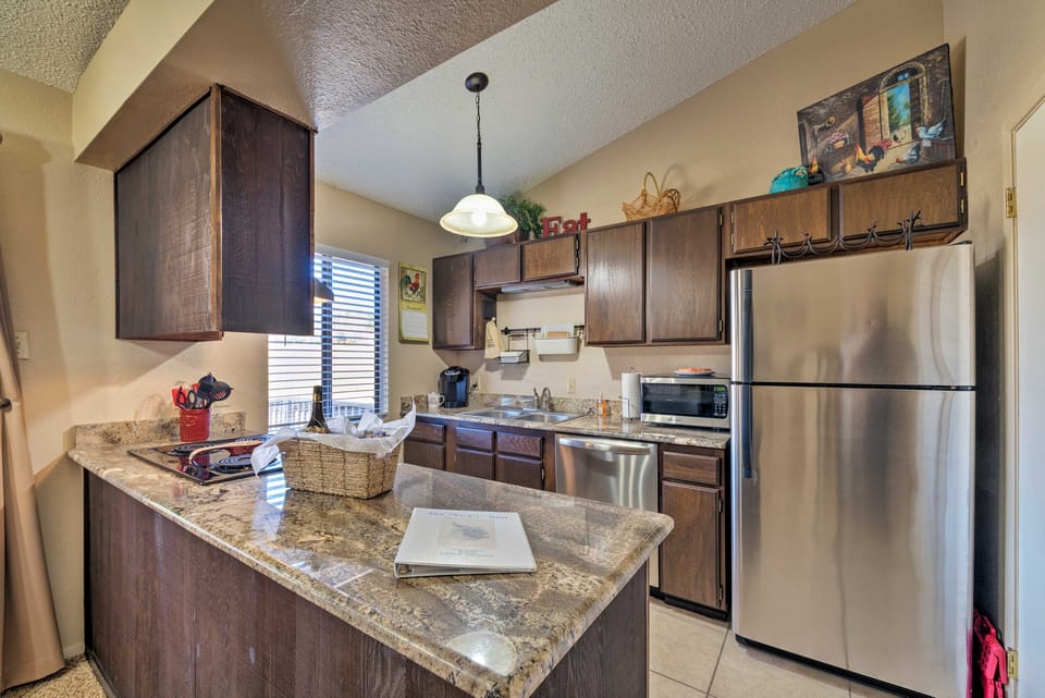 Condo on Golf Course: 2 Mi to Grindstone Lake! Apartment in Ruidoso