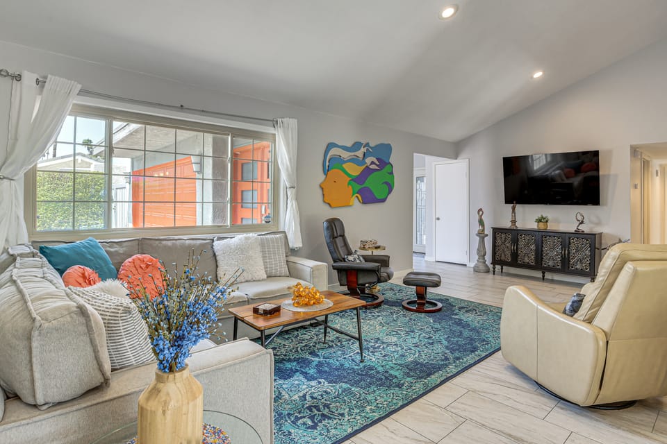 Pet-Friendly Palm Springs Escape!  Oasis Vibe House in Palm Springs