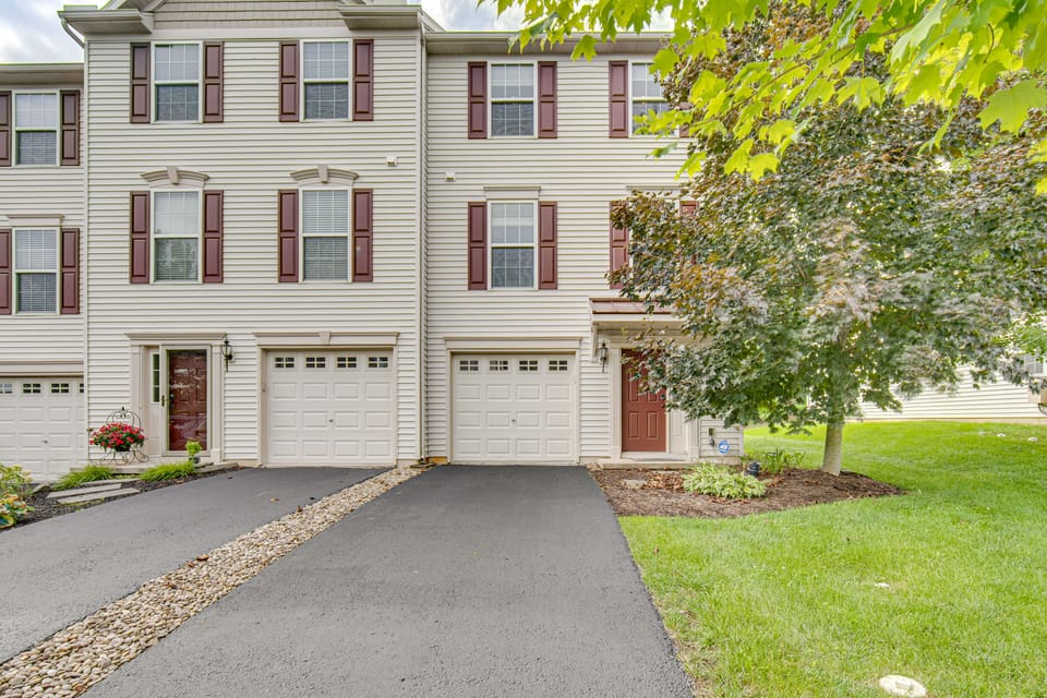 Charming Bellefonte Townhome Near Penn State! Apartment in Pennsylvania