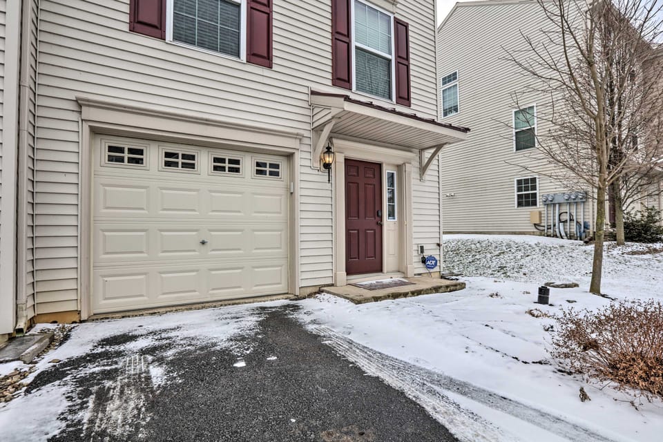 Charming Bellefonte Townhome Near Penn State! Apartment in Pennsylvania
